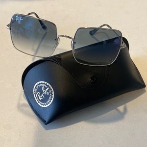 Ray-Ban womens sunglasses. Square silver frame blue lense Gorgeous!